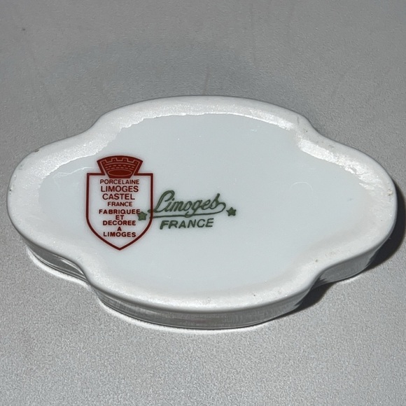 Limoges Vintage France Porcelain Trinket Box Hand Painted Floral Decorations - Picture 8 of 11